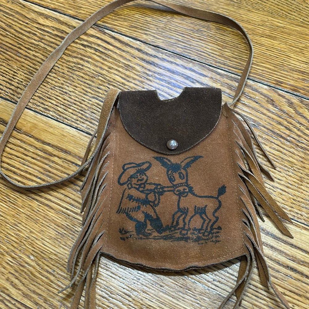 Vintage leather pouch w/fringe. Snap close. Grand Canyon Park souvenir pouch.
